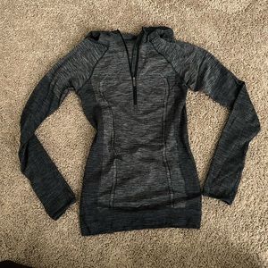 Lululemon long sleeve hooded top